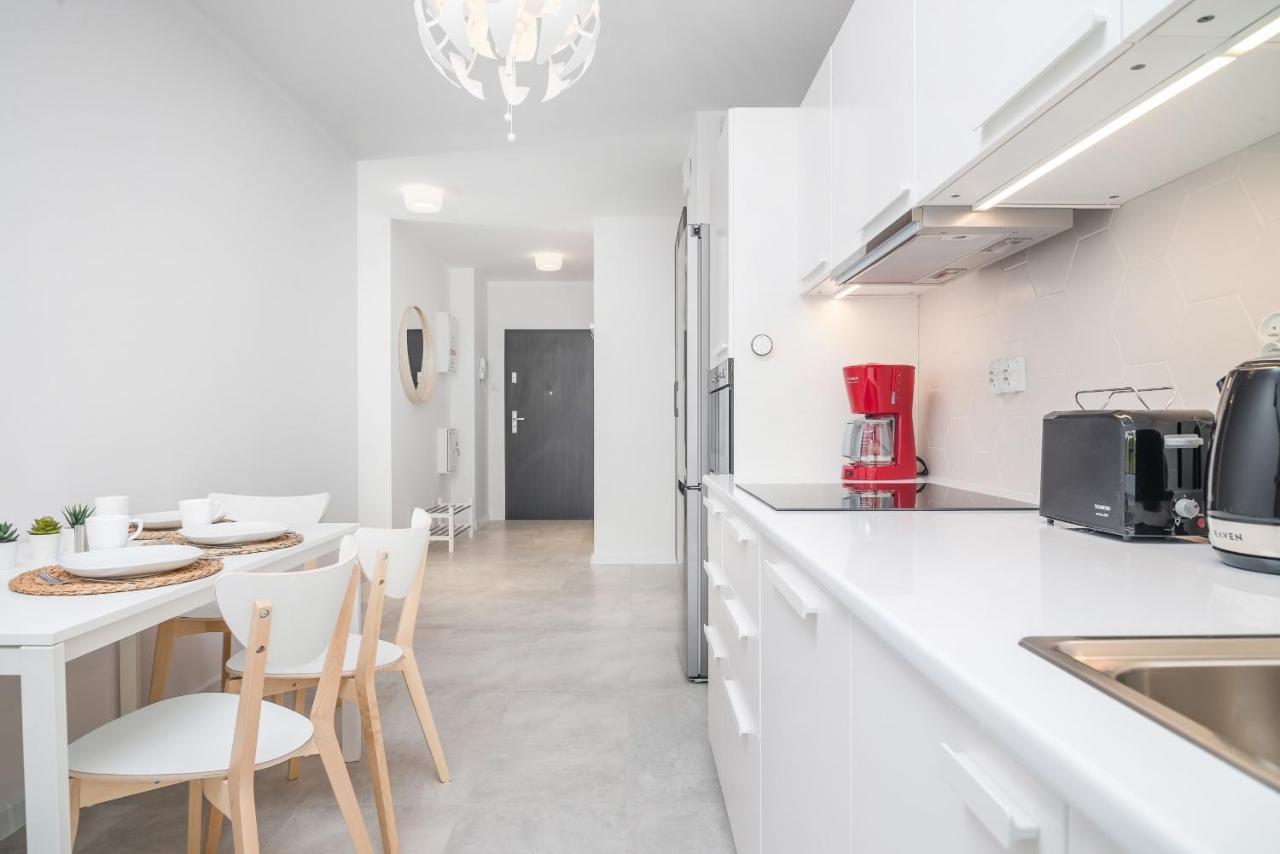 Botanic Gardens Apartment With Free Garage Wroclaw By Noclegi Renters Екстериор снимка